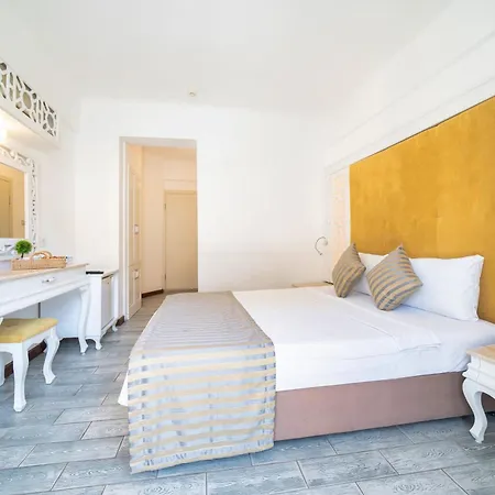 아타 라군 비치