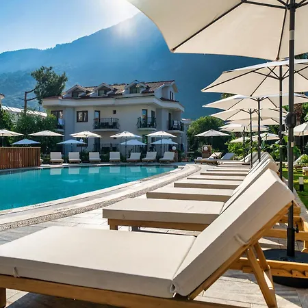 아타 라군 비치 올루데니스