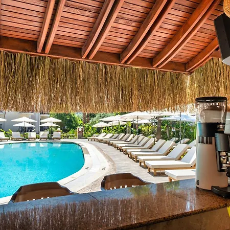 아타 라군 비치