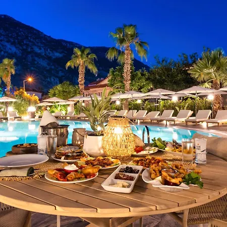 아타 라군 비치 호텔 3*