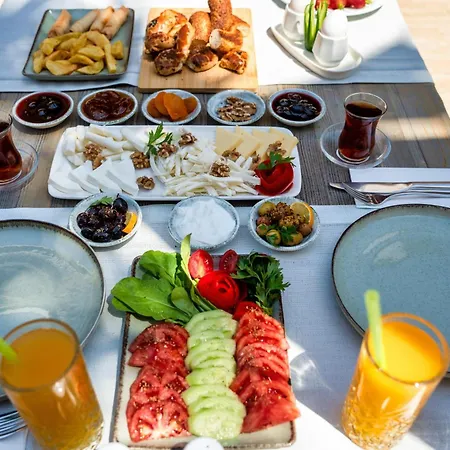 فندق آتا لاغون بيتش 3*