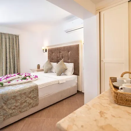 فندق آتا لاغون بيتش 3*