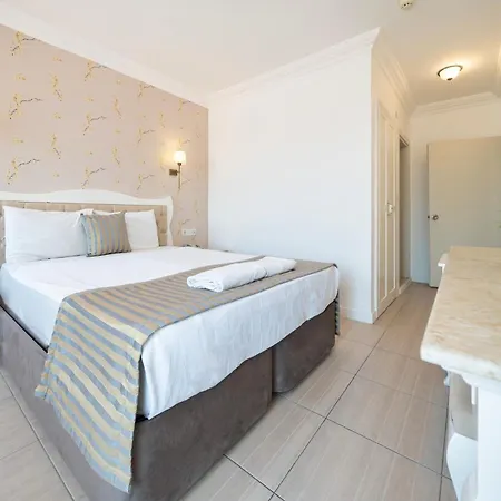 Ata Lagoon מלון 3*