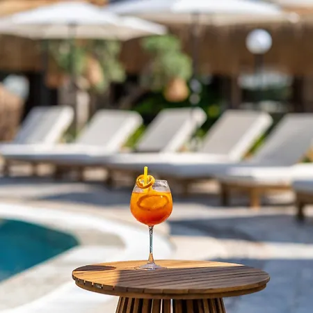 آتا لاغون بيتش