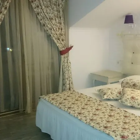 Ata Lagoon מלון 3*