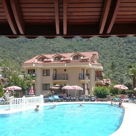 Ata Lagoon מלון 3*