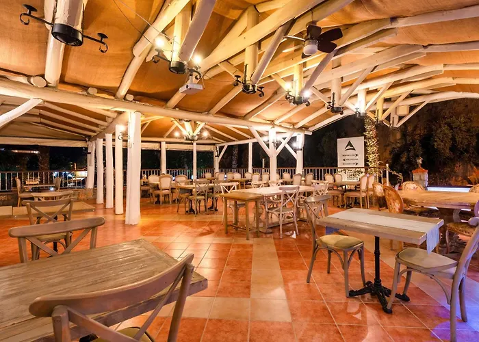 Ata Lagoon Hotel 3*
