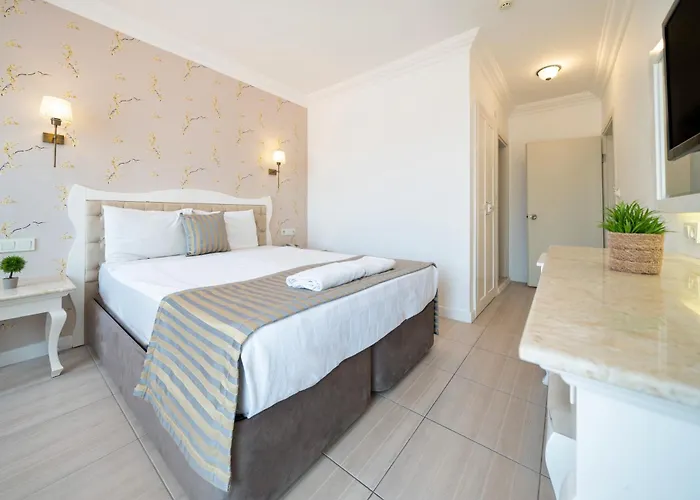 Ata Lagoon Hotel 3*