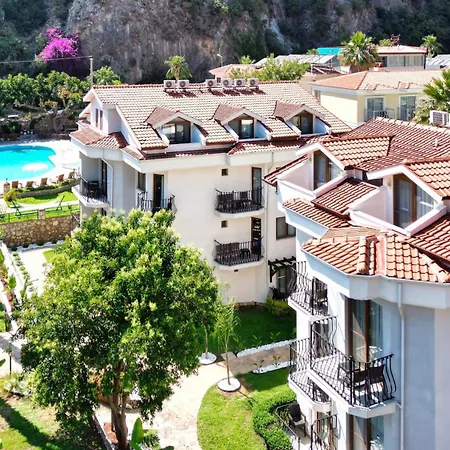 Ata Lagoon Hotell 3*